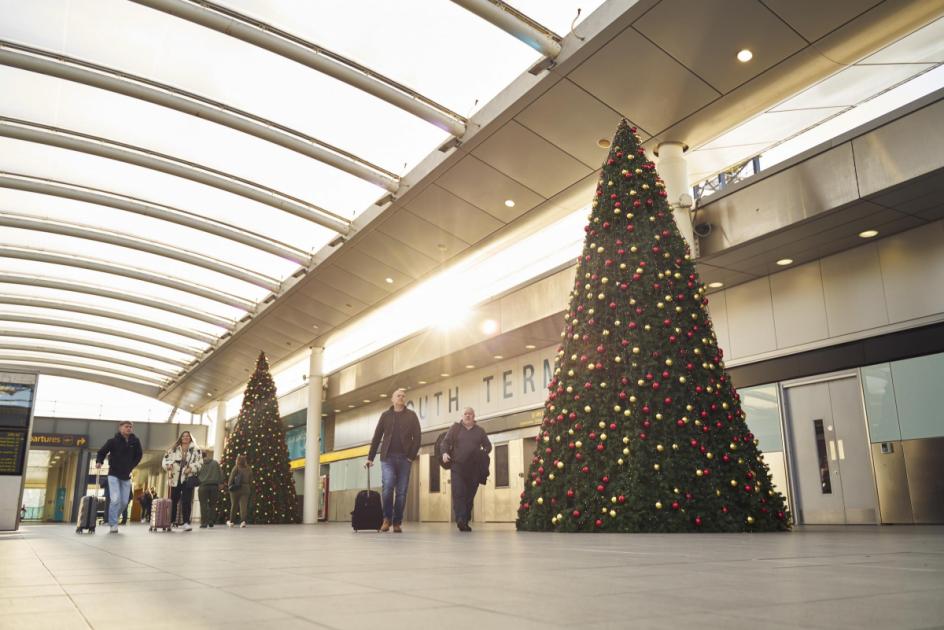 Gatwick Airport gives passengers Christmas travel advice